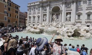 Roma’da Çeşmeye Atılan Paraları Kimin Alacağı Tartışma Yarattı