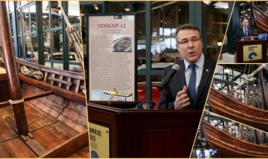 Batık Bizans teknesinin replikası Yenikapı 12 Rahmi M. Koç Müzesi'nde