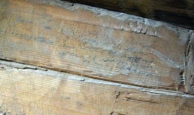 Dolmabahçe Sarayı'nda çalışan ilk ustaların imzaları bulundu
