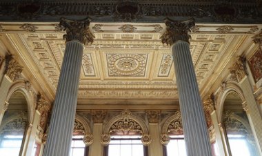 Dolmabahçe Sarayı Süfera Salonu restore ediliyor