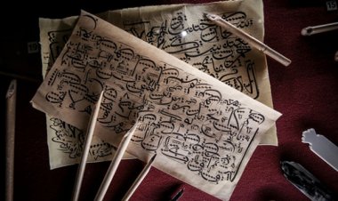 El yazması eserler tarihi medresede ziyaretçiyle buluşuyor