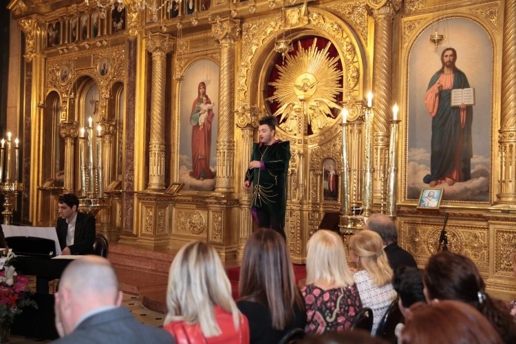 Demir Kilise'de Barok Masallar konseri icra edildi