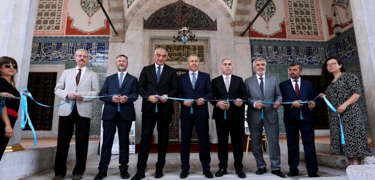 Restorasyonu biten Hatice Turhan Valide Sultan Türbesi törenle açıldı