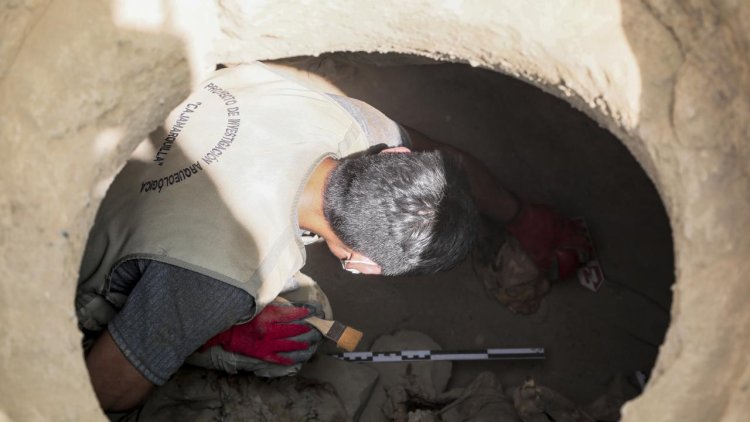 Peru'da arkeologlar bin yıllık çocuk mumyası buldular
