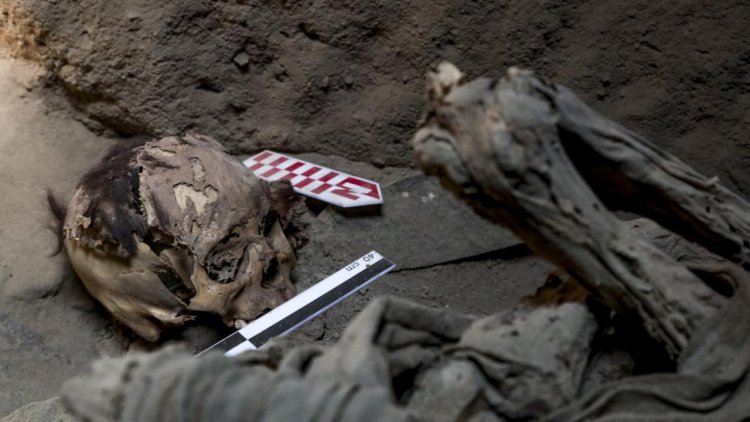 Peru'da arkeologlar bin yıllık çocuk mumyası buldular